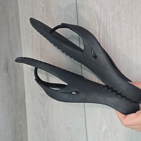 Crocs Women Iconic ComfortThong T Strap Black Flip Flop Sandals Shoes Sz 11 - Picture 8 of 11